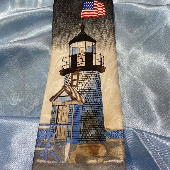 Steven Harris Hand made Lighthouse with American Flag Tie - Picture 3 of 6